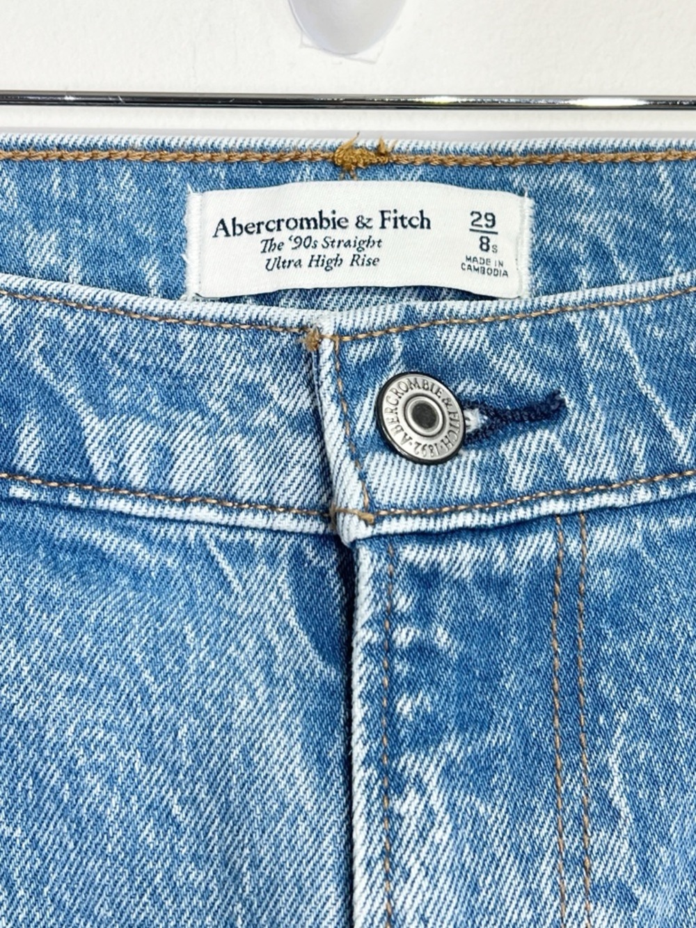 Abercrombie & Fitch '90s Straight Ultra High Rise Jeans - Picture 5 of 8
